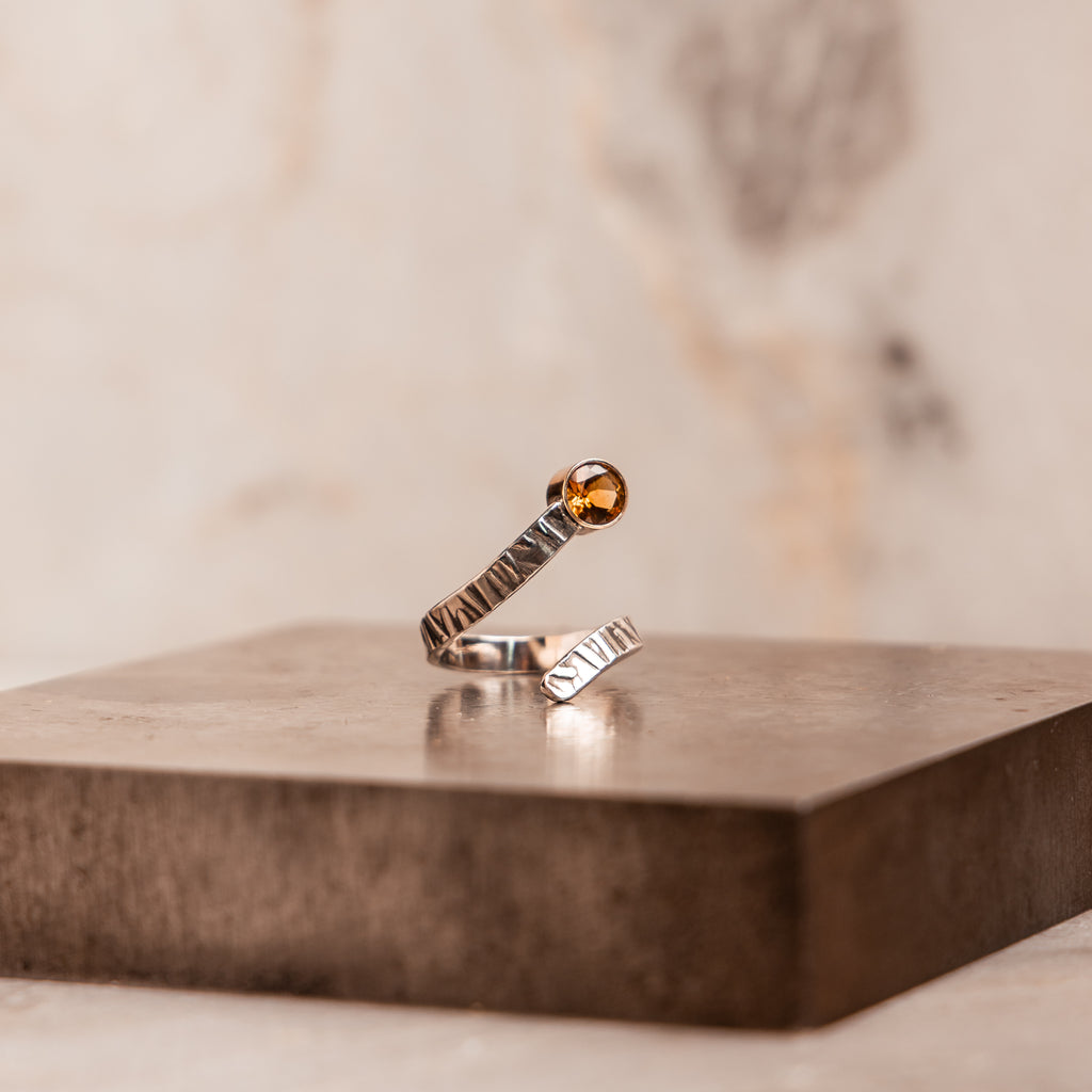 Golden citrine gemstone ring – handcrafted adjustable design with sterling silver band.