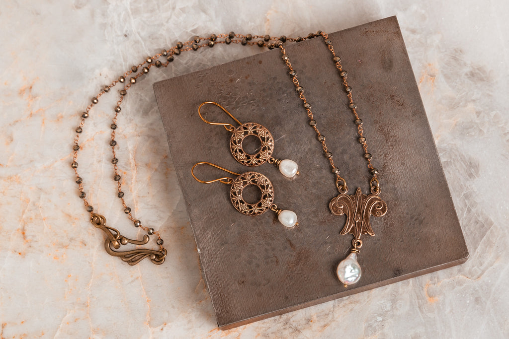 unique pearl necklace and earrings