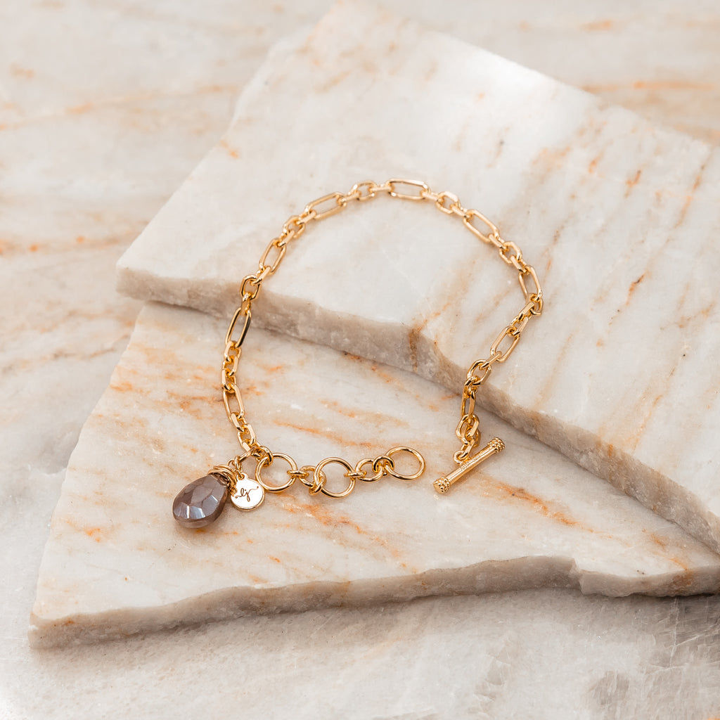 gold delicate chain bracelet