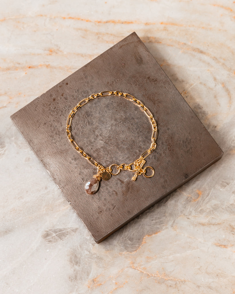 gold unique chain bracelet