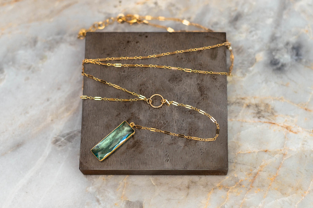 pretty gold necklace